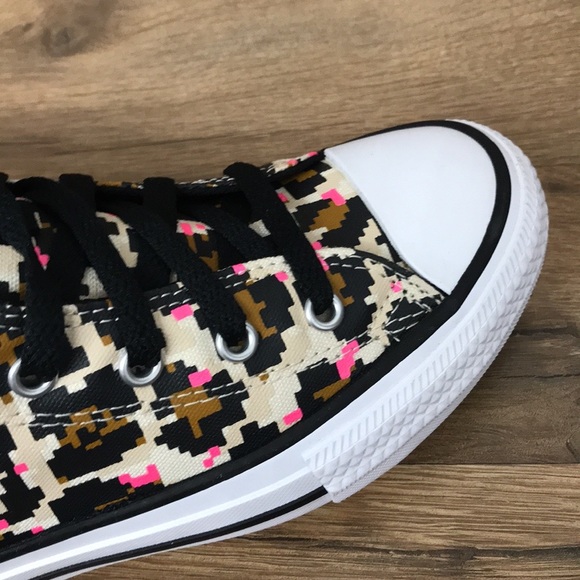 CONVERSE CTAS HIGH TOP BRAND NEW - Picture 8 of 16